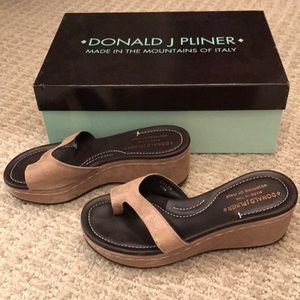 👡 DONALD PLINER wedge sandal 👡